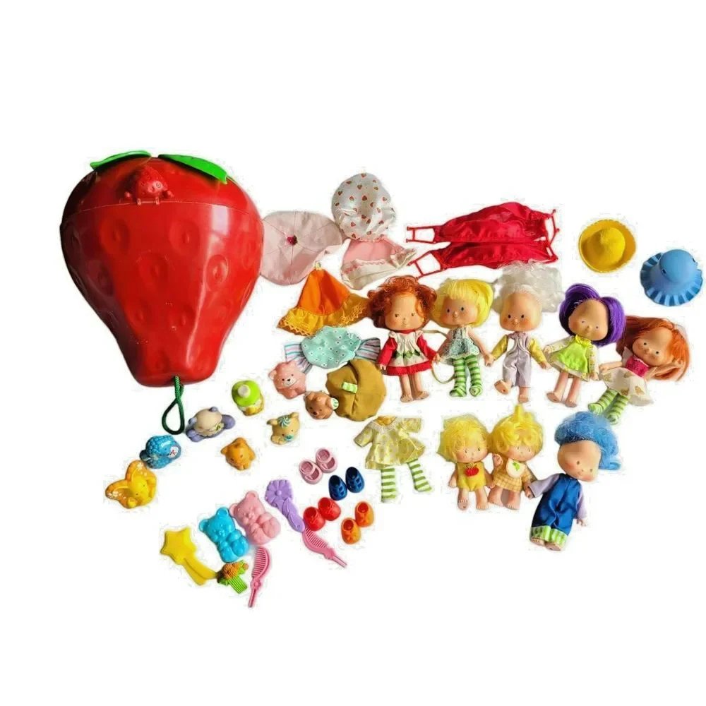 Strawberry Shortcake and Friends Dolls‎ and Accessories with Carrying Case